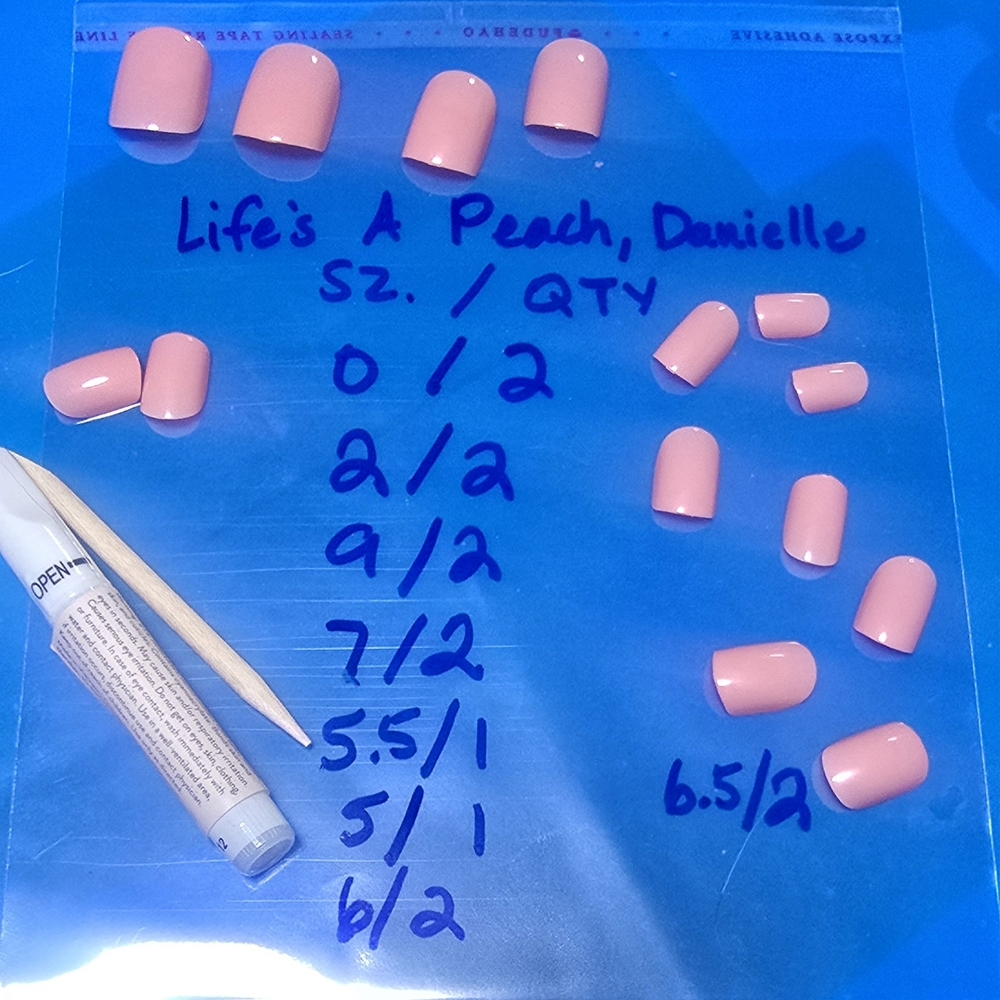 Peach Press-On Nails Set